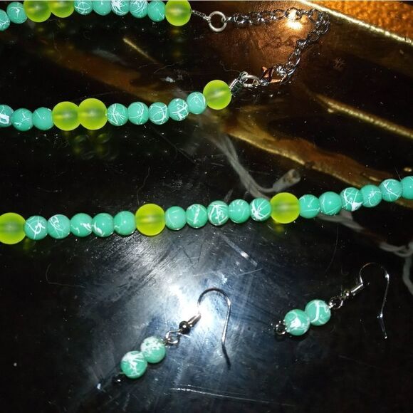 Jewelry bundle  - Picture 2 of 9